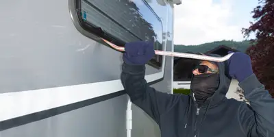 Как защититься от кражи и взлома в автомобиле или доме на колесах