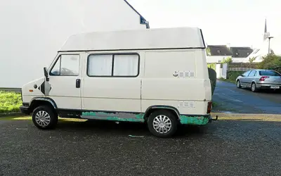 Жители Ланестера недовольны брошенным автодомом