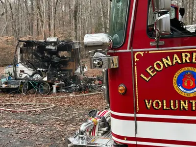 Пожар в трейлере на курорте для автодомов в Леонардтауне; причина в расследовании
