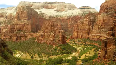 Национальный парк Зайон планирует запретить автодома