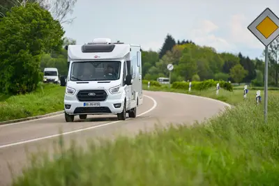 Европейский Союз смягчает переход на электрические автомобили: что это значит для автодомов?