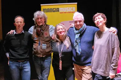 Завершение 10-го сезона Mangiamusica с участием Van De Sfroos, Mirò, Guaitamacchi и Boschetti (видео)