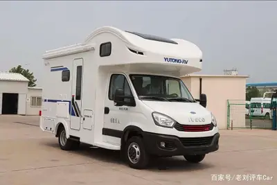 Семейные путешествия на автодоме: стоит ли выбирать эту модель на шесть мест?