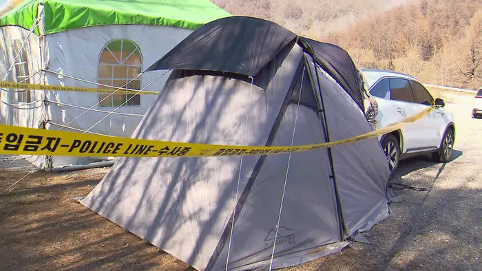 Смерть пары от угарного газа во время зимнего кемпинга в автомобиле