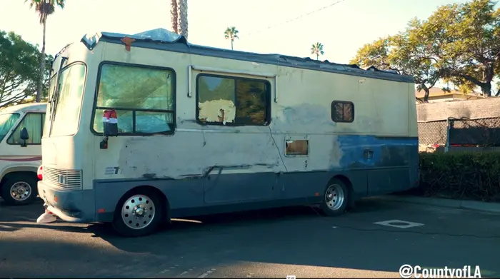 Лос-Анджелес расширяет программу перевода жителей фургонов в постоянное жильё