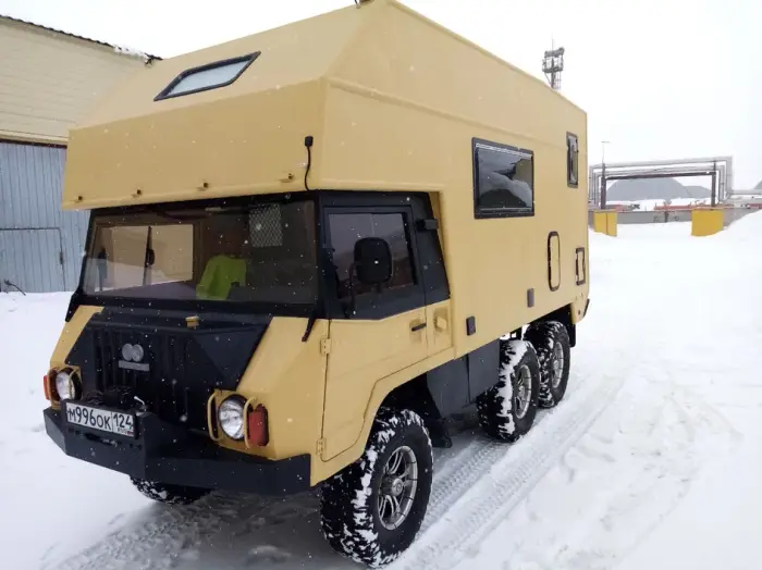 В Сургуте создали автодом на базе вездехода Pinzgauer 712